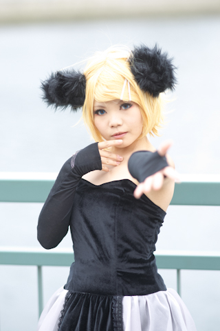 kaiyun.com|乐基儿戴钻戒疑闪电再婚 离婚后身价升至50万(图4) kaiyun.com|乐基儿戴钻戒疑闪电再婚 离婚后身价升至50万(图4)